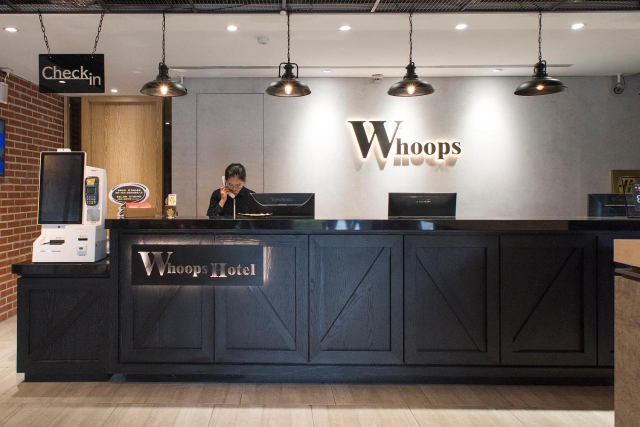 Whoops Hotel Taichung Bagian luar foto